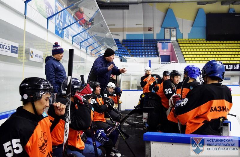 Команда «Легенды-70» по буллитам одолела ЛХК «BI Group»