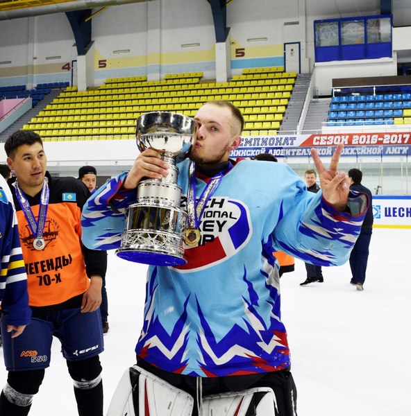 Дмитрий Волков- лучший вратарь АЛХЛ 2016-2017 в дивизионе «Дебютант»