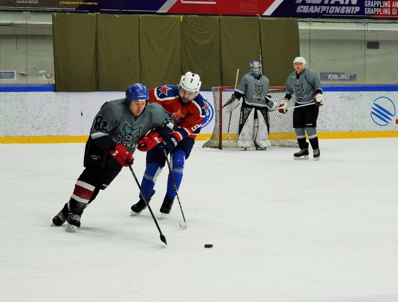 «Волки» справились с командой «СССР»