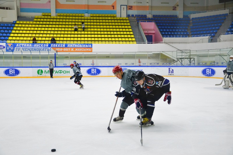 ЛХК «Joker» одержала уверенную победу над ЛХК «Волки»