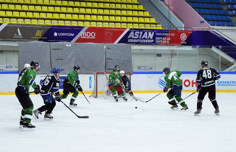 Победа ЛХК «Joker» над ЛХК «Родина»  по буллитам
