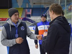 Награждение команд «Тарлан» и «Тенгри». Малый кубок АЛХЛ