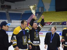 Награждение команд «Тарлан» и «Тенгри». Малый кубок АЛХЛ