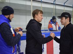 Награждение команд «Тарлан» и «Тенгри». Малый кубок АЛХЛ