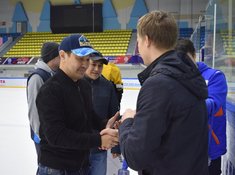 Награждение команд «Тарлан» и «Тенгри». Малый кубок АЛХЛ
