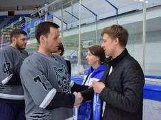 Награждение призеров дивизиона «Дебютант» сезона АЛХЛ 2017-2018