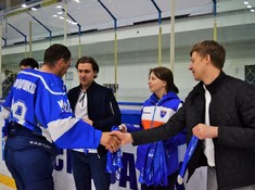 Награждение призеров дивизиона «Дебютант» сезона АЛХЛ 2017-2018