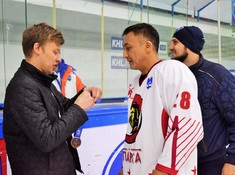 Награждение призеров дивизиона «Дебютант» сезона АЛХЛ 2017-2018