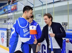 Награждение призеров дивизиона «Дебютант» сезона АЛХЛ 2017-2018