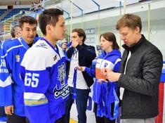 Награждение призеров дивизиона «Дебютант» сезона АЛХЛ 2017-2018