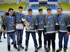 Награждение призеров дивизиона «Дебютант» сезона АЛХЛ 2017-2018