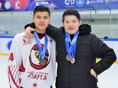 Награждение призеров дивизиона «Дебютант» сезона АЛХЛ 2017-2018