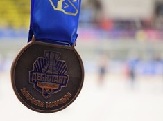 Награждение призеров дивизиона «Дебютант» сезона АЛХЛ 2017-2018