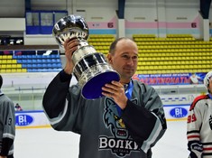 Награждение призеров дивизиона «Дебютант» сезона АЛХЛ 2017-2018