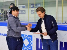Награждение призеров дивизиона «Дебютант» сезона АЛХЛ 2017-2018