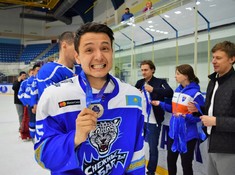 Награждение призеров дивизиона «Дебютант» сезона АЛХЛ 2017-2018